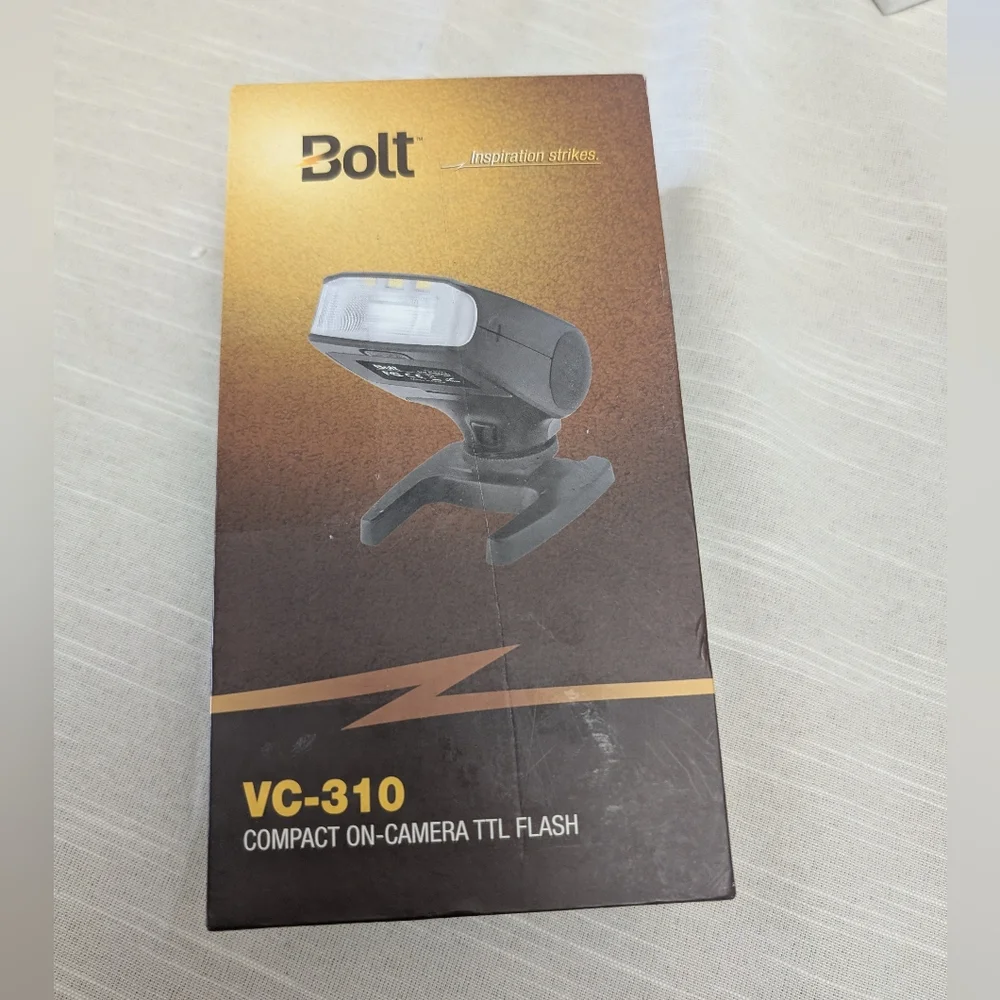 NEW Bolt VC-310F Compact On-Camera TTL Flash for Fujifilm Cameras